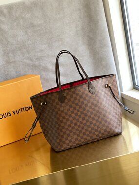 Louis Vuitton Neverfull Bag